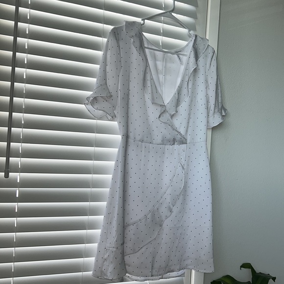 BCBGeneration Polka Dot Faux Wrap Ruffled Mini Black White Dress - Picture 3 of 11